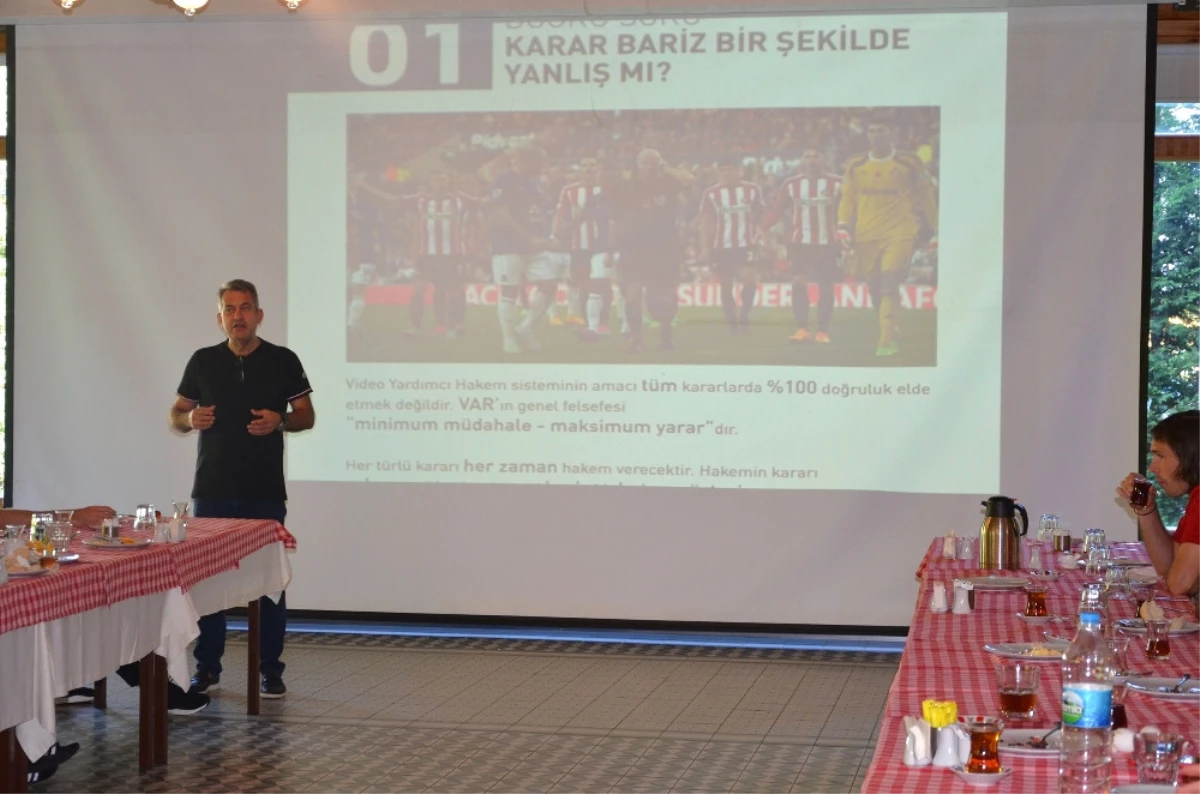 Sivasspor\'da Futbolculara \'Var\' Eğitimi Verildi