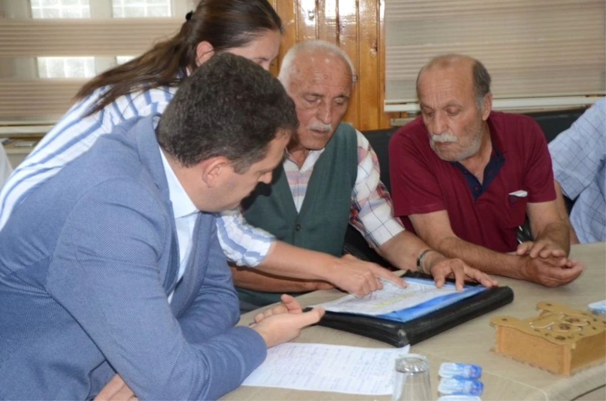 Ürkmezer, "Halkımız İstediği Hizmeti Bire Bir Anlatabiliyor"