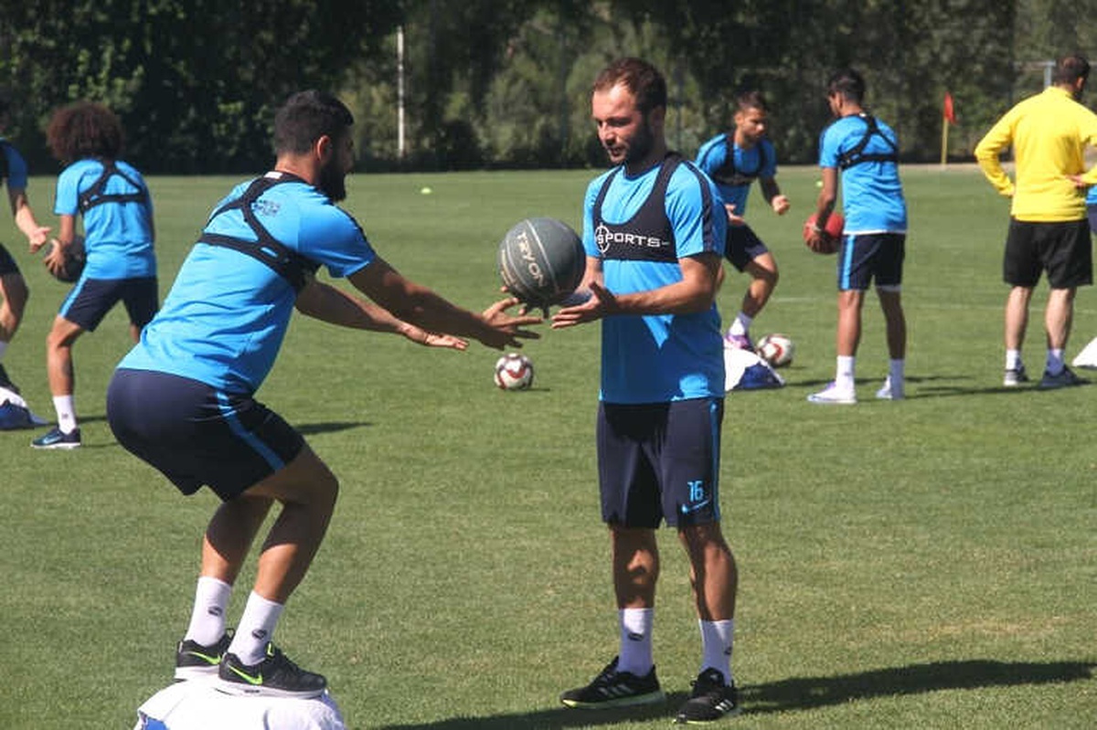 Adana Demirspor\'da Yeni Sezon Hazırlıkları Sürüyor