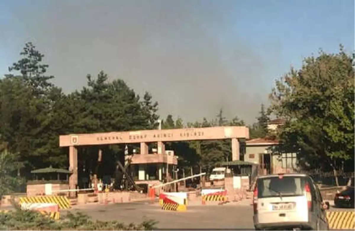 Ankara Eşref Akıncı Kışlası\'nda Yangın