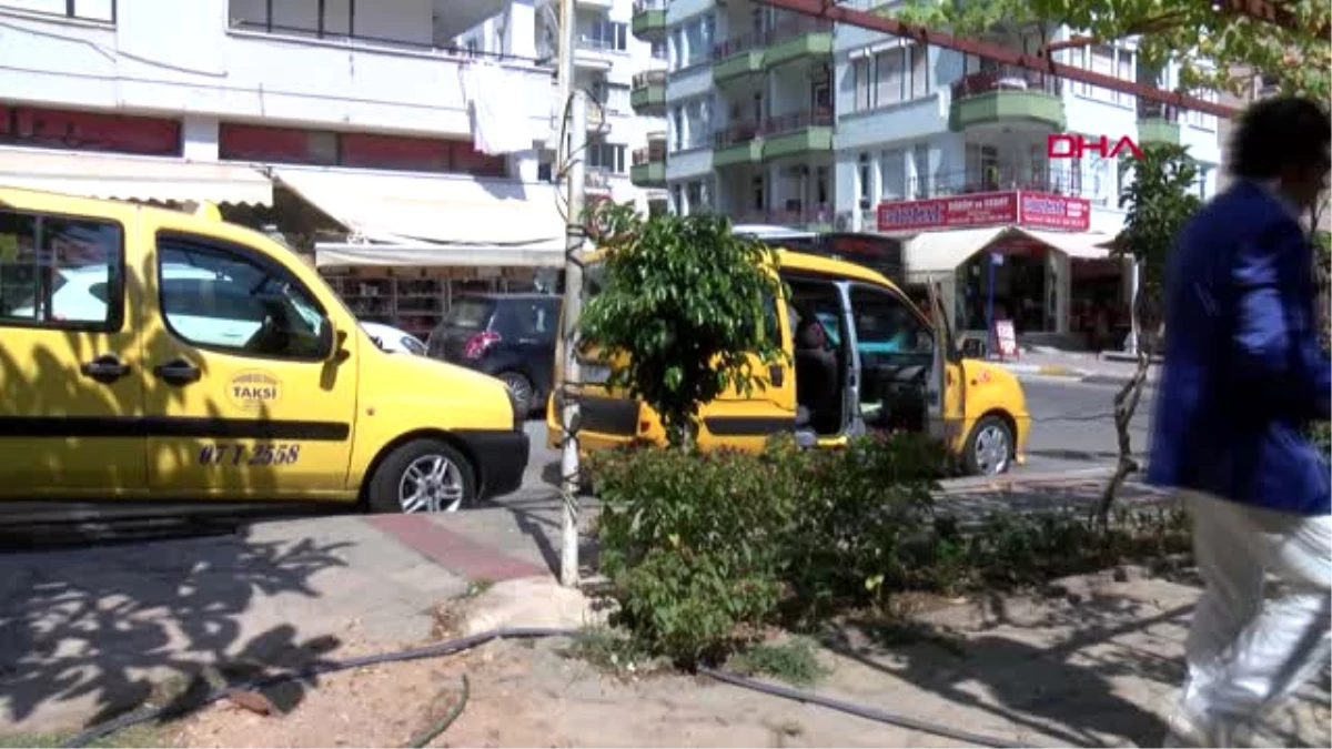Antalya Özel - Taksicinin Müslüm Gürses\'e Benzerliği Müşterisini Artırıyor Hd