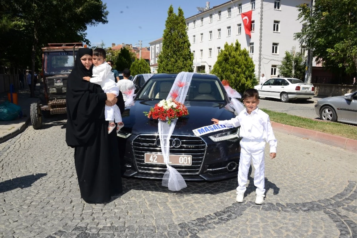 Başkan Altay\'ın Makam Aracı Şehit Çocuklarının Sünnet Arabası Oldu