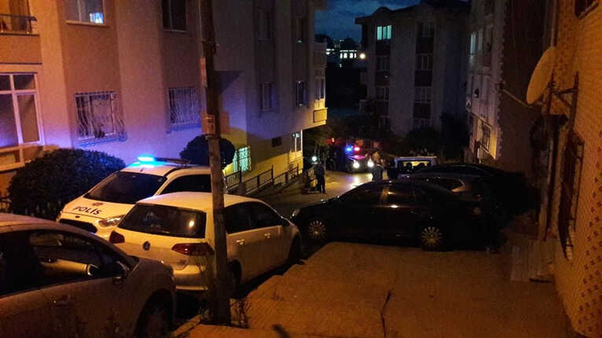 Beyoğlu\'nda Otopark Kavgası: 1 Polis Yaralı