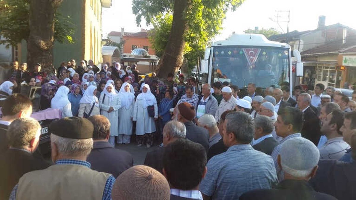 Bilecik\'te 35 Kişilik Umre Kafilesi Kutsal Topraklara Uğurlandı