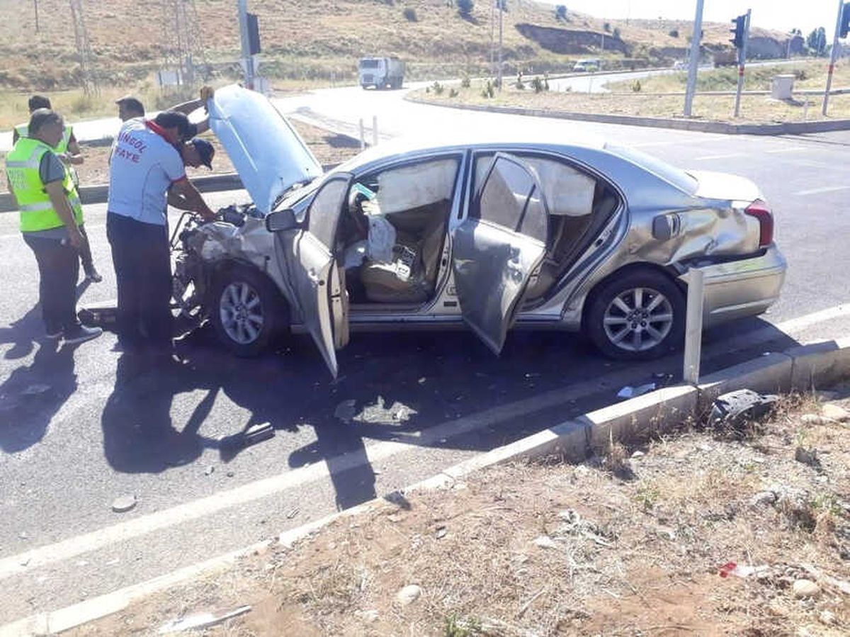 Bingöl\'de Trafik Kazası: 4 Yaralı