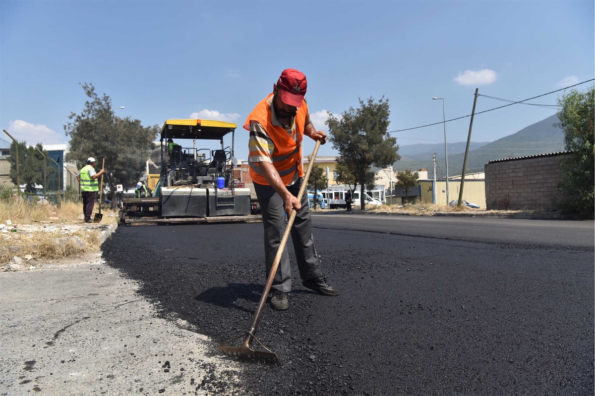 Bornova\'nın Yolları Yenileniyor