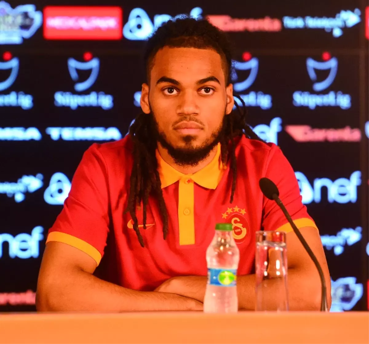 Denayer\'den Galatasaray\'a Kötü Haber