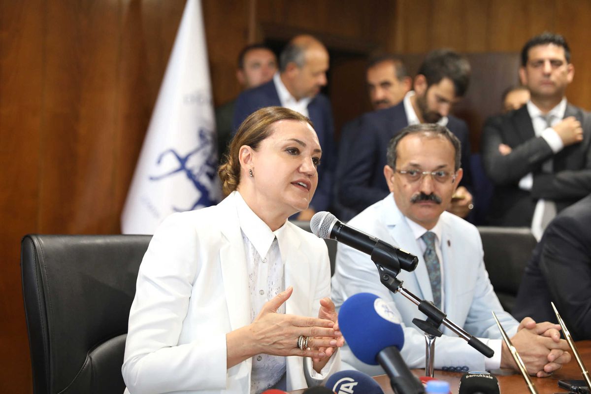 DEÜ\'de Rektör Hotar Dönemi Başladı