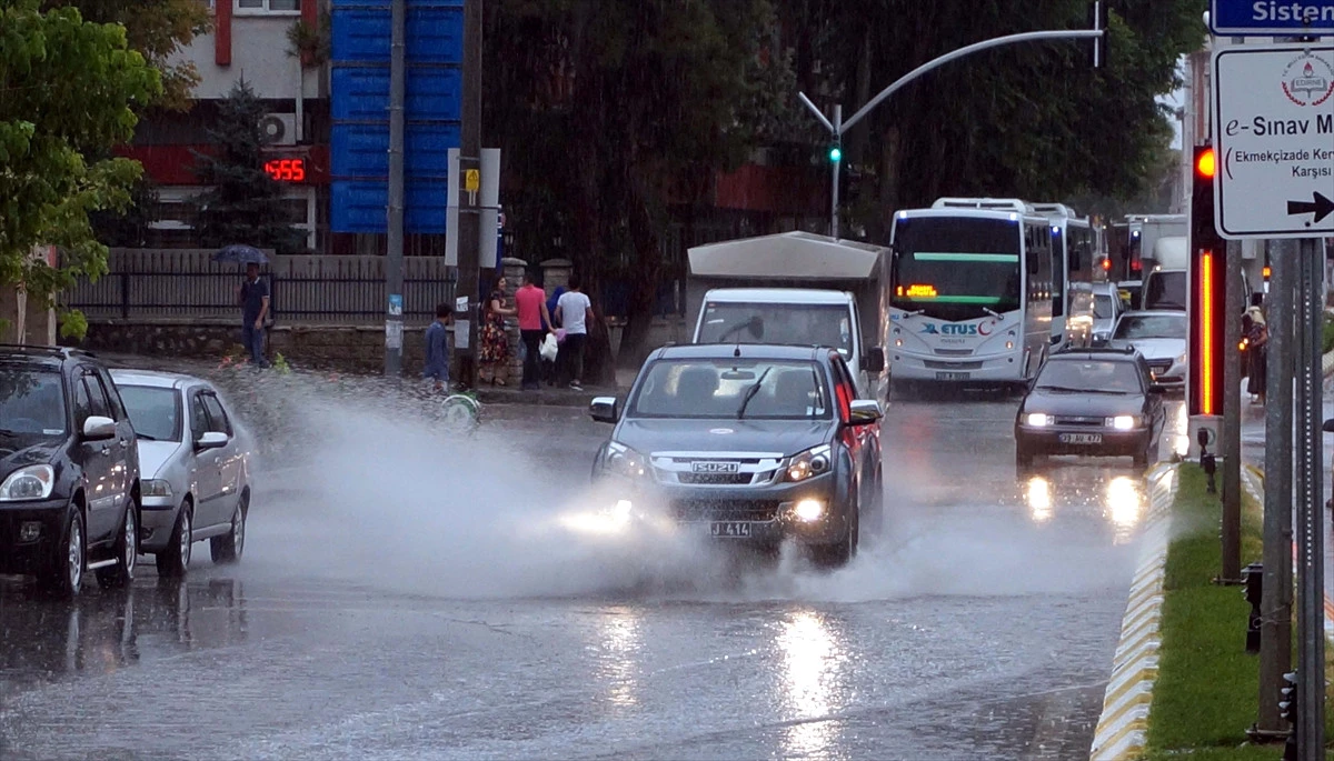 Edirne\'de Şiddetli Yağış ve Fırtına