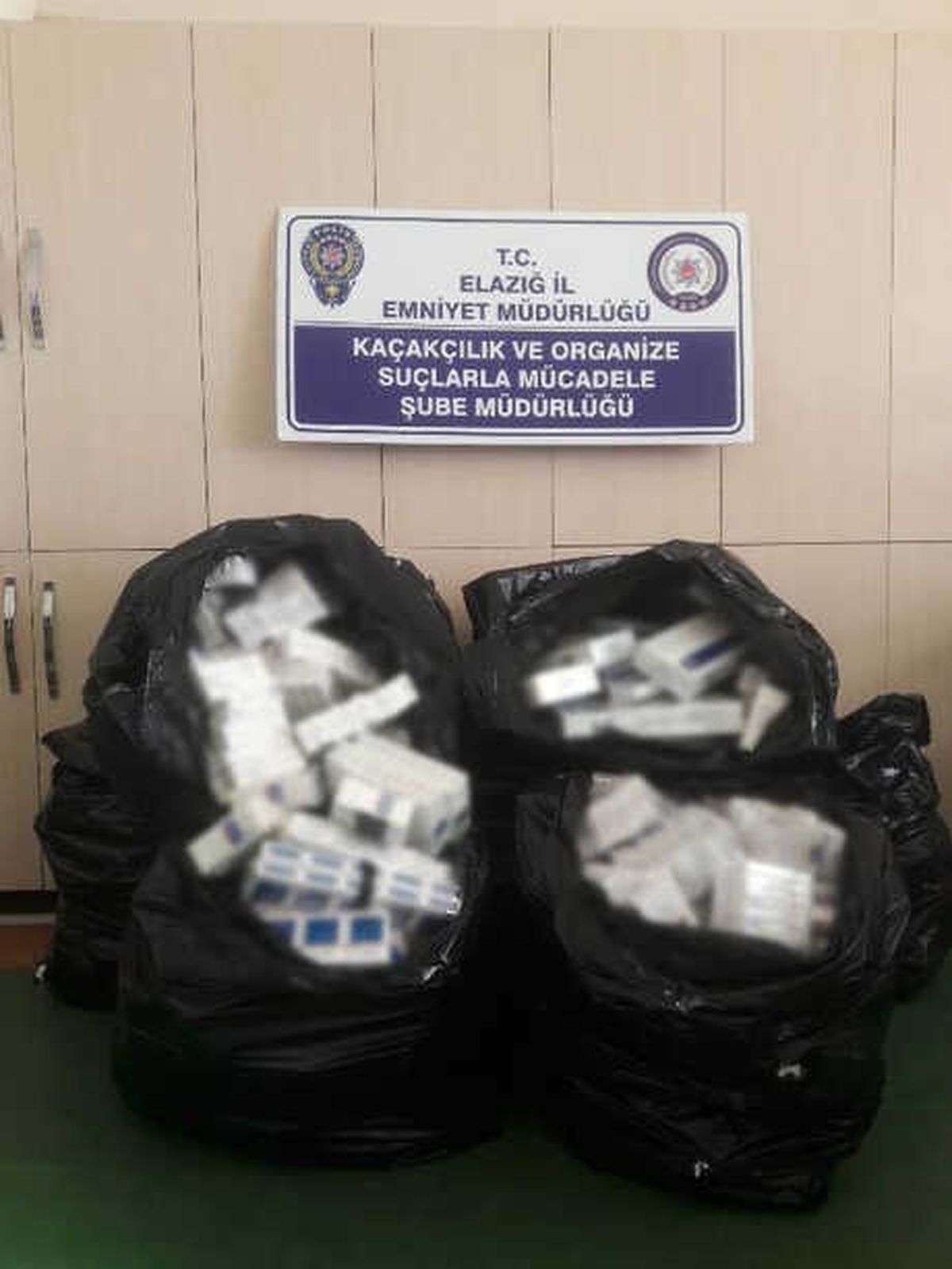 Elazığ\'da 14 Bin Paket Kaçak Sigara Ele Geçirildi