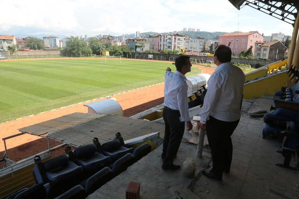 Fatsa İlçe Stadında Çalışmalar Devam Ediyor