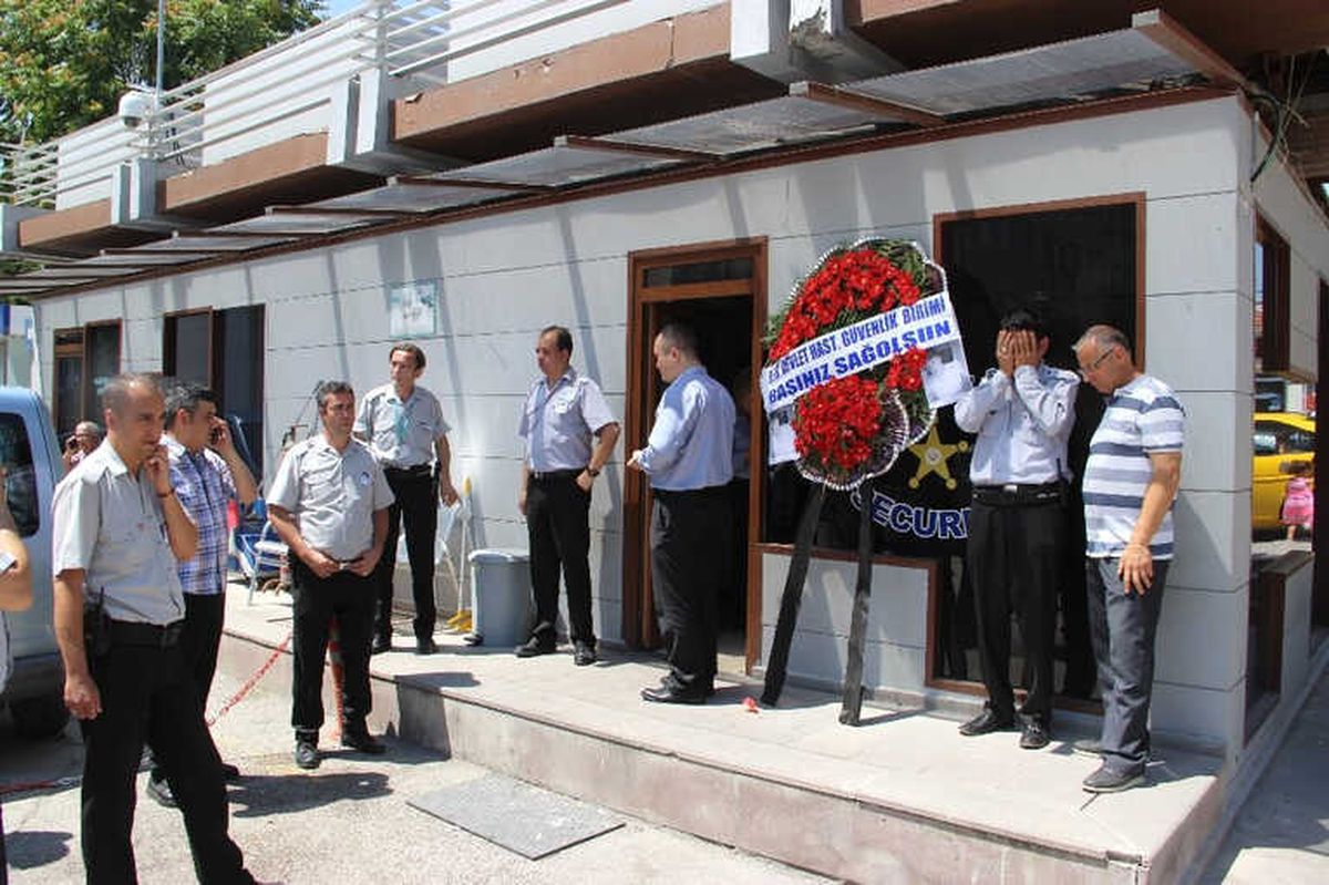 Hayatını Kaybeden Mesai Arkadaşlarını Ebediyete Uğurladılar