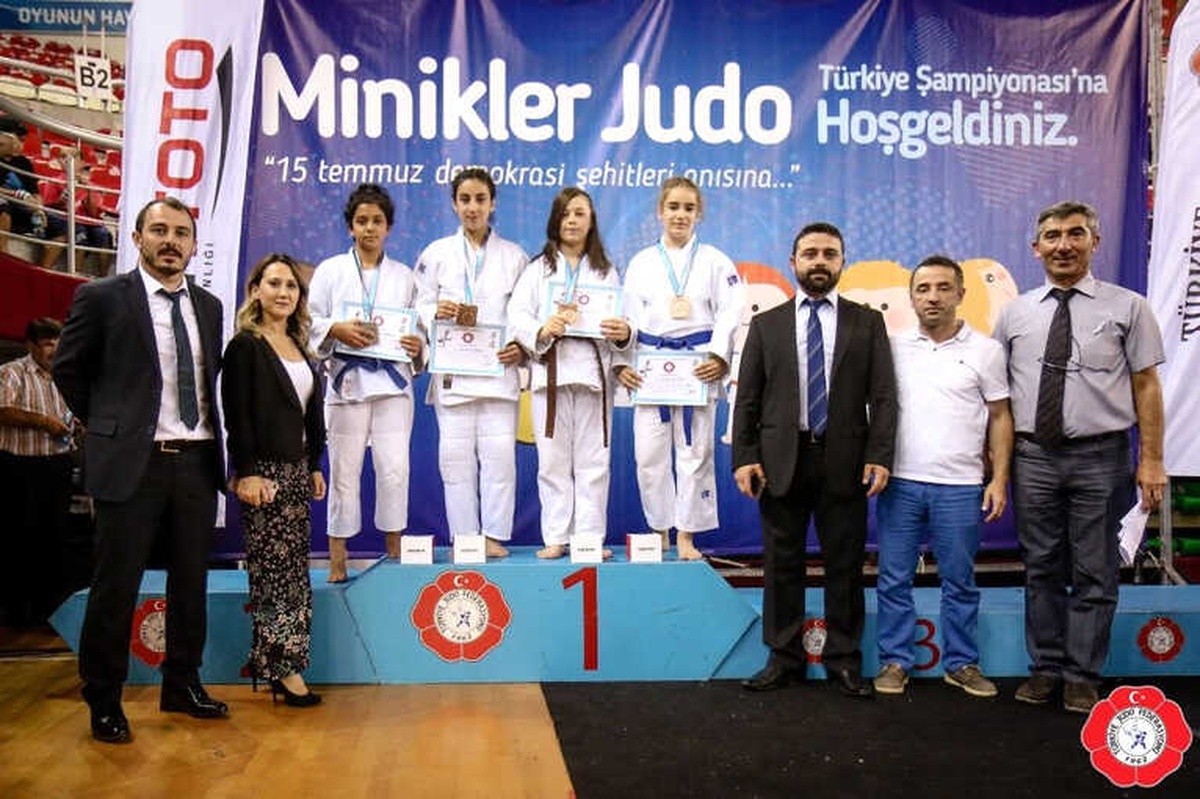 Kağıtspor, Türkiye Minikler Judo Şampiyonası\'nda Zirvede