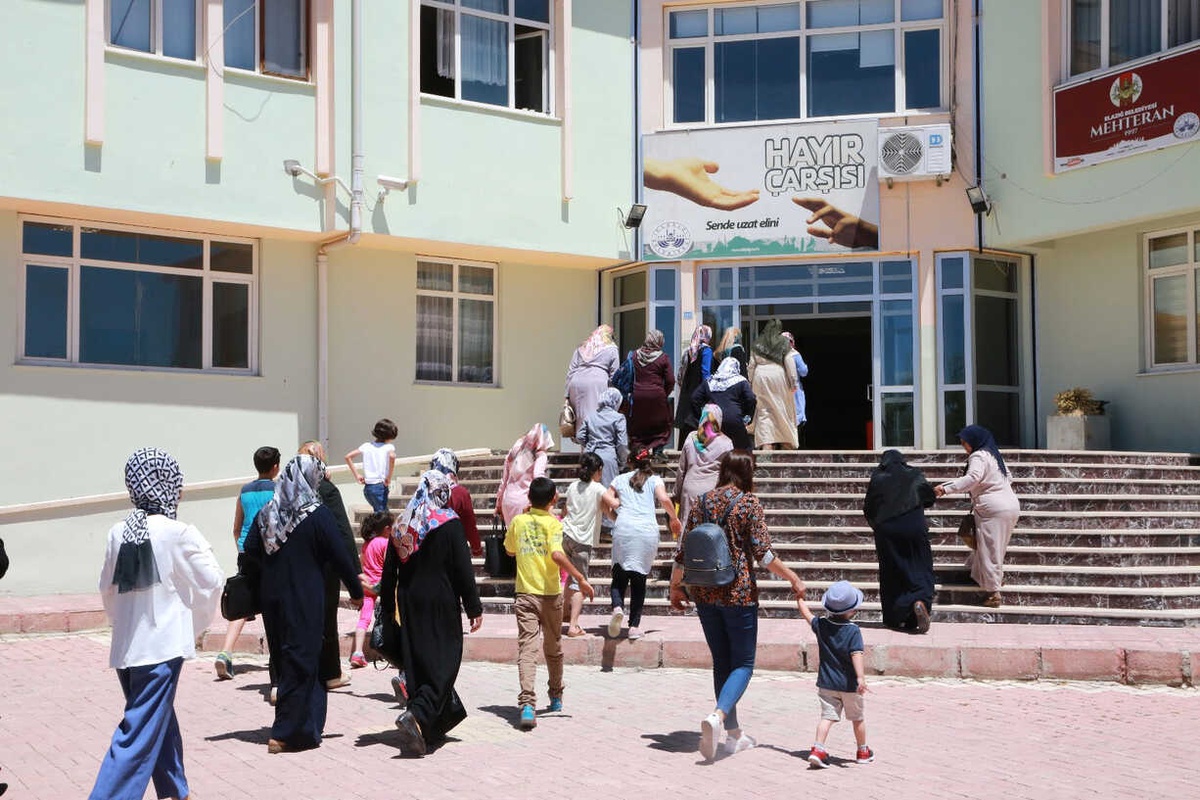 Kızılay Mahalle Sakinleri\'nden Başkan Yanılmaz\'a Teşekkür
