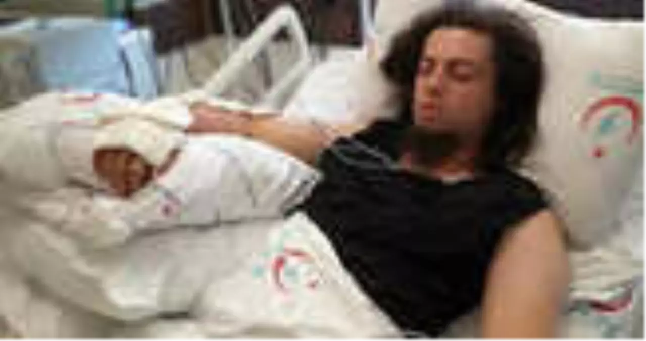 Kolunu Kobra Yılanı Isıran Sihirbaz Aref\'e, 24 Tüp Yılan Serumu Verilecek