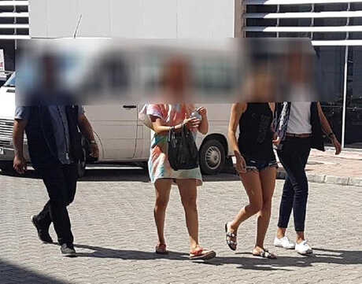 Kuşadası\'nda Fuhuş Operasyonu: 3 Gözaltı
