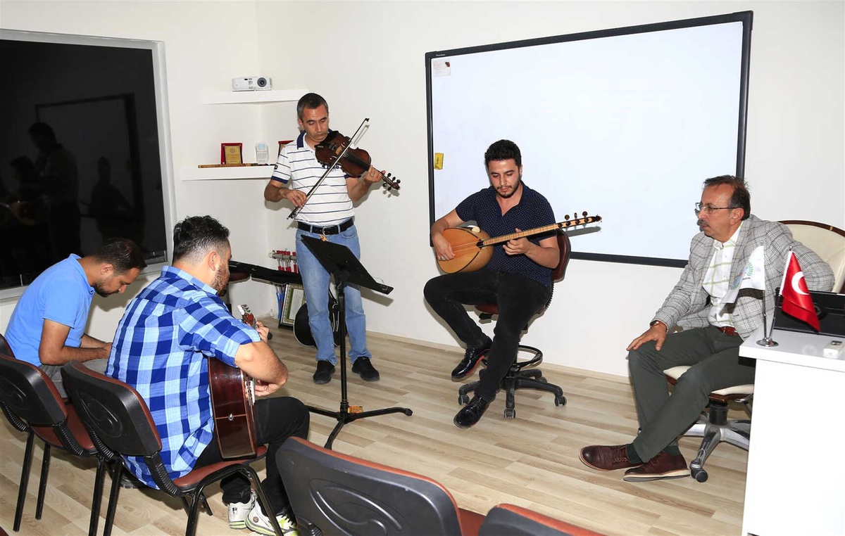 Nevşehir Belediye Başkanı Müzik Eğitim Merkezi\'nde İncelemelerde Bulundu