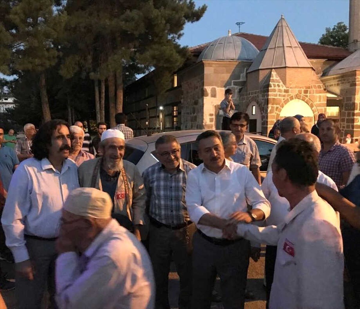 Seydişehir\'de Hacı Adayları Uğurlandı