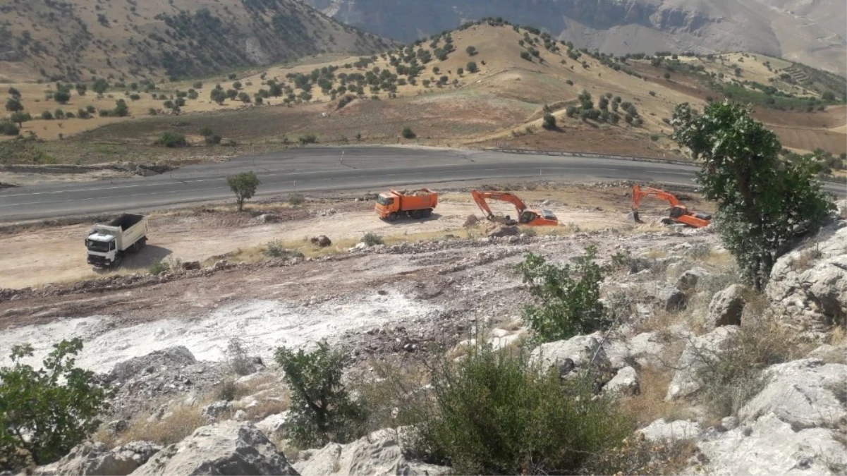 Siirt Eruh Yolunda Yol Yapım Çalışmaları Başladı