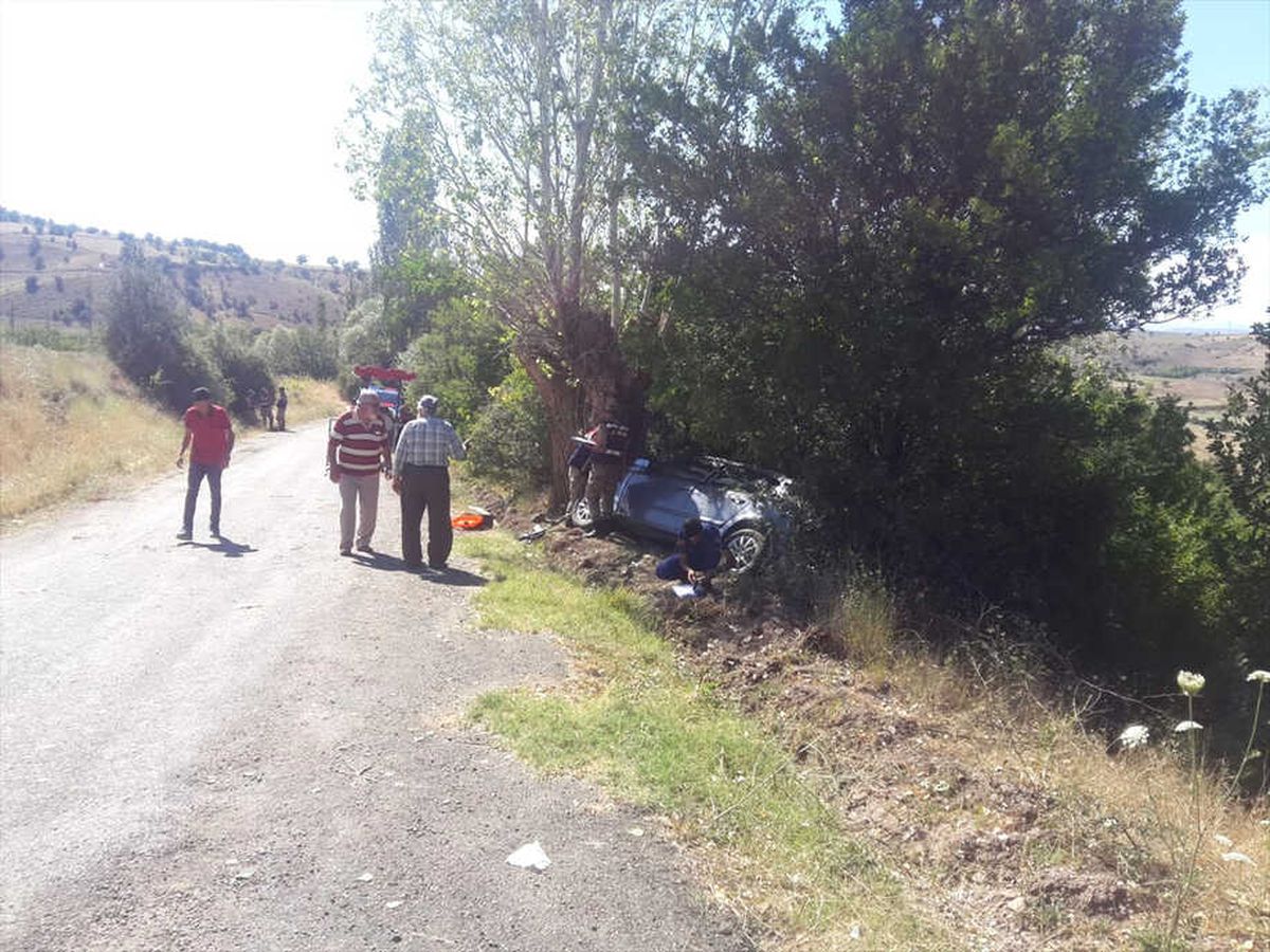 Sivas\'ta Trafik Kazası: 2 Ölü