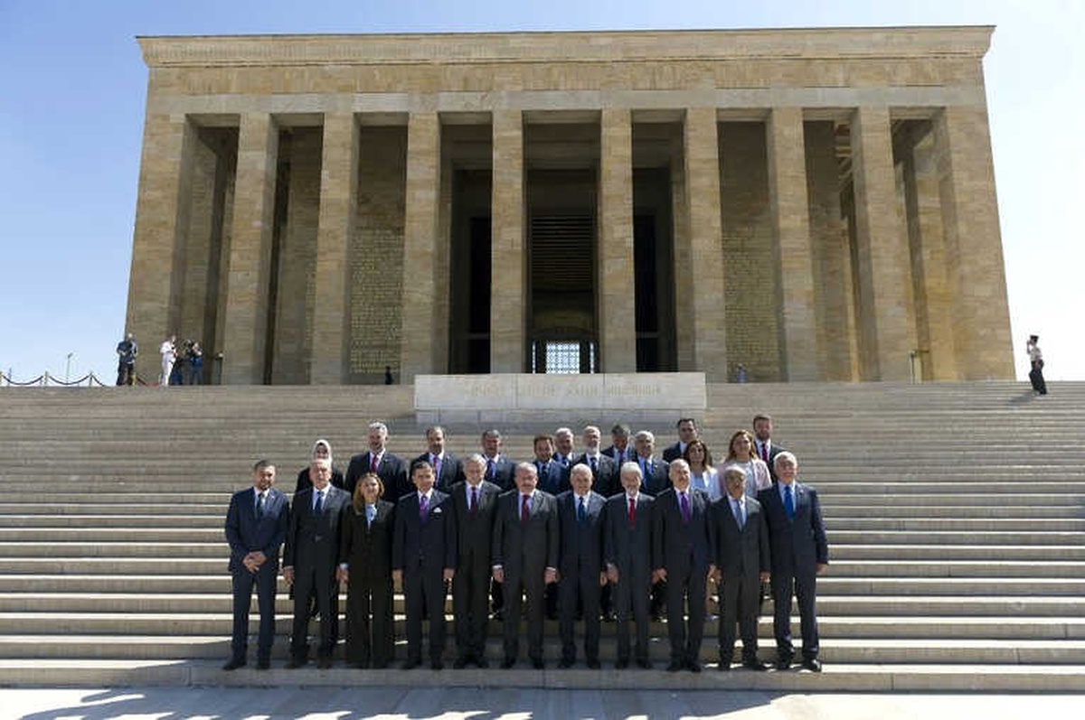 TBMM Başkanı Yıldırım Anıtkabir\'i Ziyaret Etti