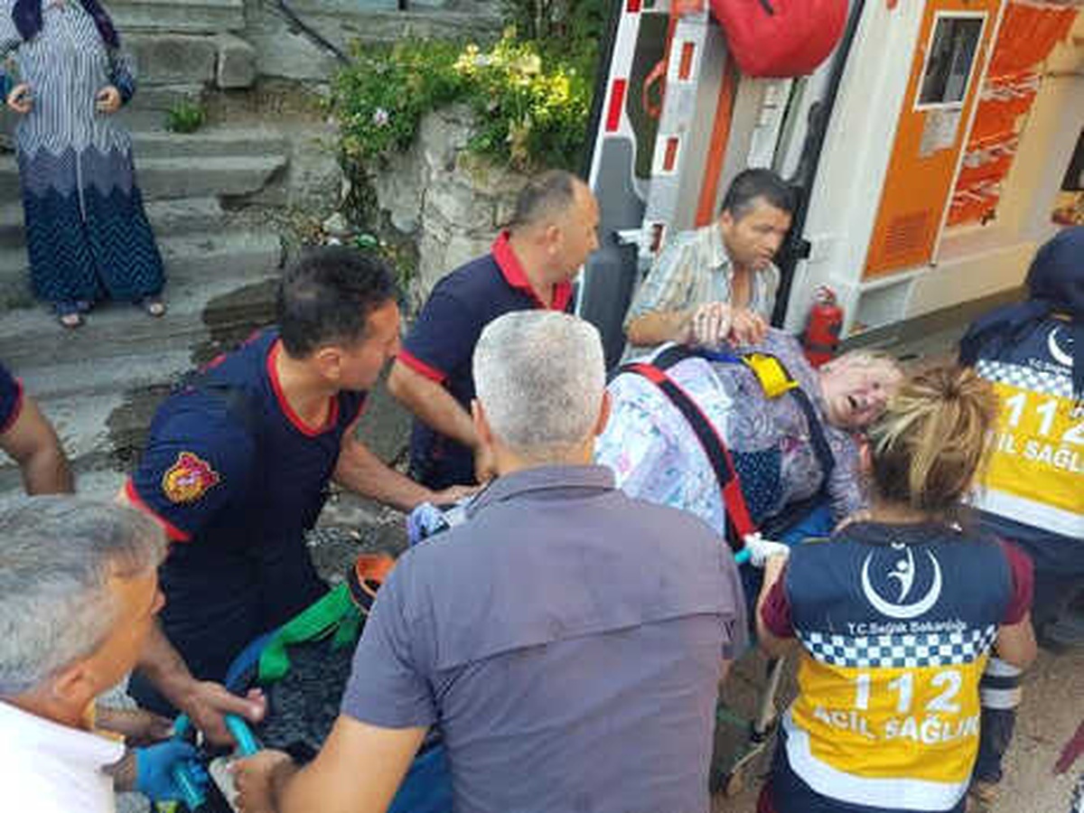 Yaşlı Kadın, Eşyaları Yakarken Kendini Yaktı
