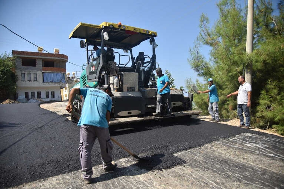 Alanya Belediyesi\'nden Merkezde Sıcak Asfalt Atağı