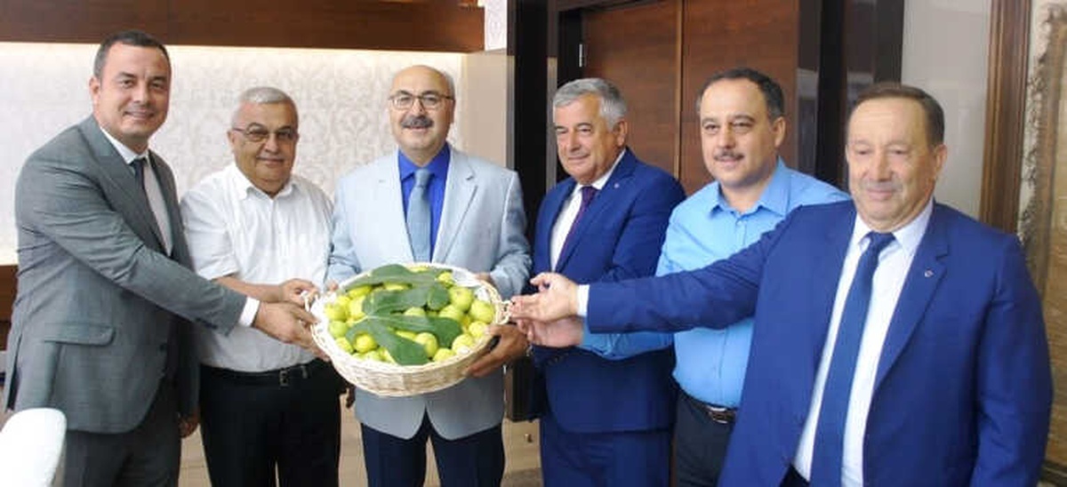 Aydın Ticaret Borsasından İlk Taze Aydın İnciri Vali Köşger\'e