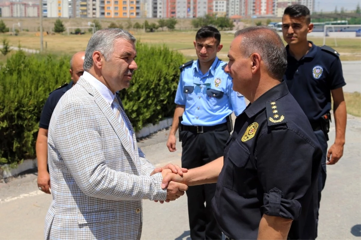 Başkan Çelik Polis Adayları ile Bir Araya Geldi