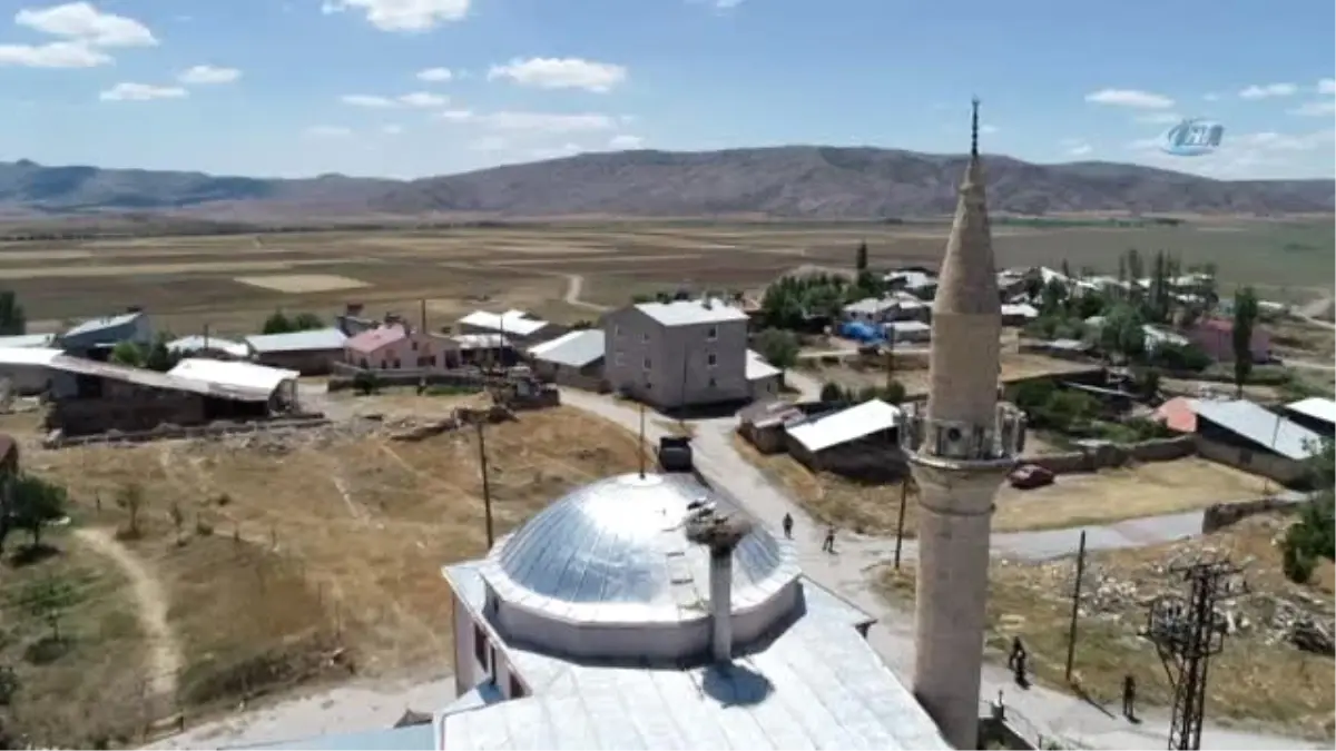 Biri Camiyi Diğeri İse Kiliseyi Mesken Tuttu