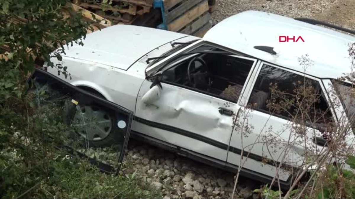 Bolu Fabrika Bahçesine Yuvarlanan Otomobildeki 4 Kişi Yaralandı Hd
