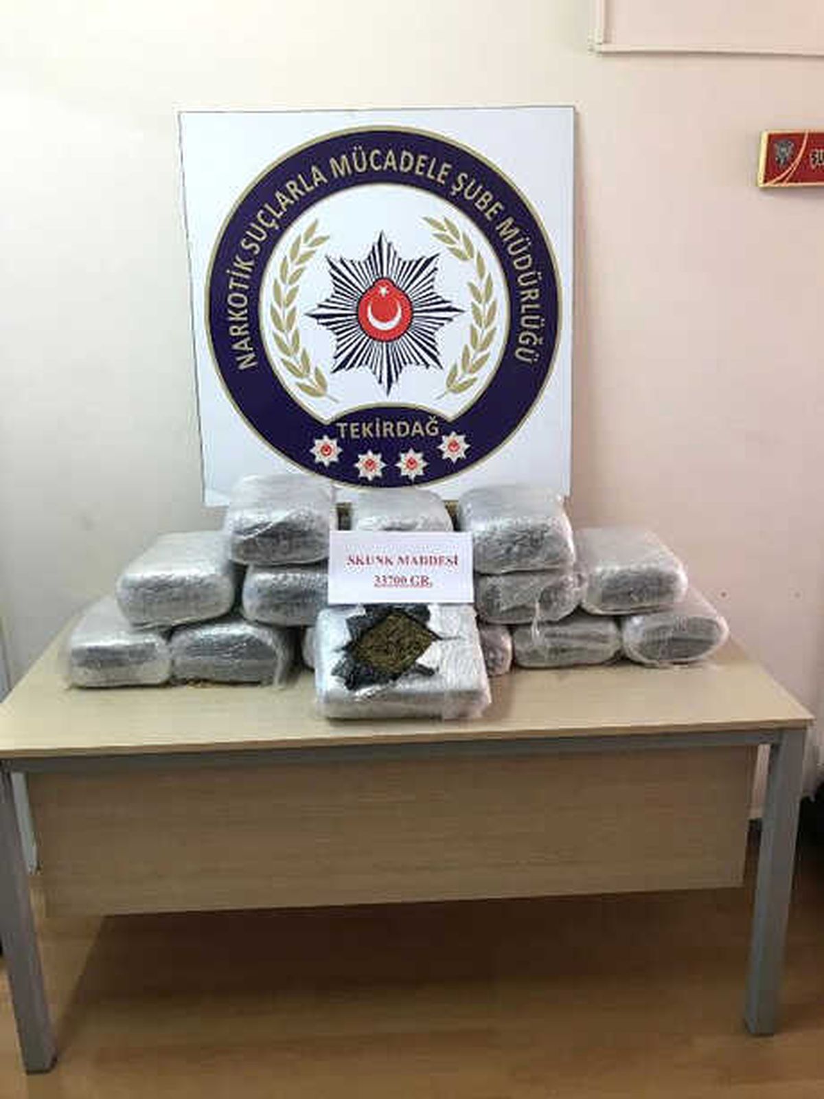 Çorlu\'da Durdurulan Tır\'da 34 Kilo \'Skunk\' Ele Geçirildi