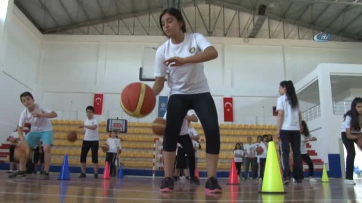 Diyarbakır Büyükşehir Belediyesi\'nden 7 Bin Öğrenciye Ücretsiz Spor Kursu