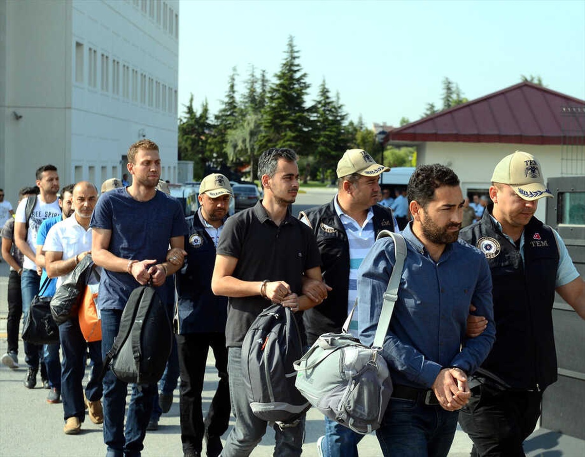 Eskişehir\'deki Fetö\'nün Hava Kuvvetleri Yapılanmasına Yönelik Operasyon
