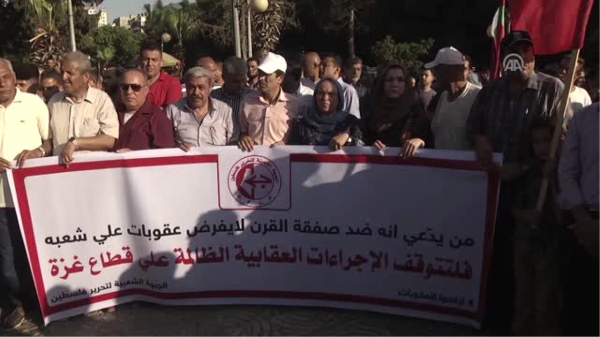 Filistinliler Gazze\'ye Uygulanan Yaptırımları Protesto Etti