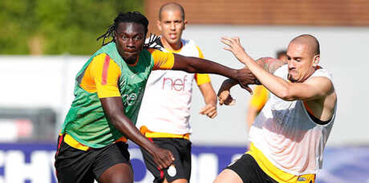Galatasaray\'da 2 İsim Ayrı Çalıştı!