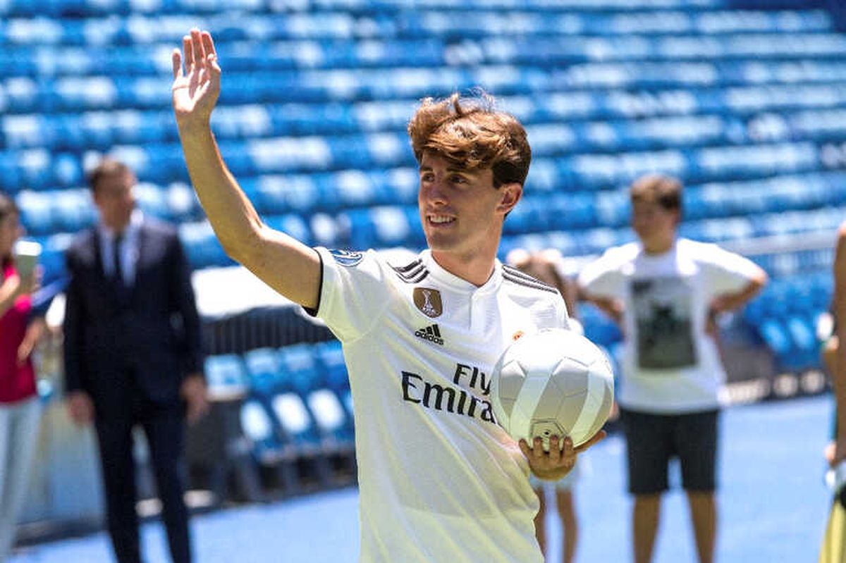Genç Yıldız Real Madrid\'e İmzayı Attı