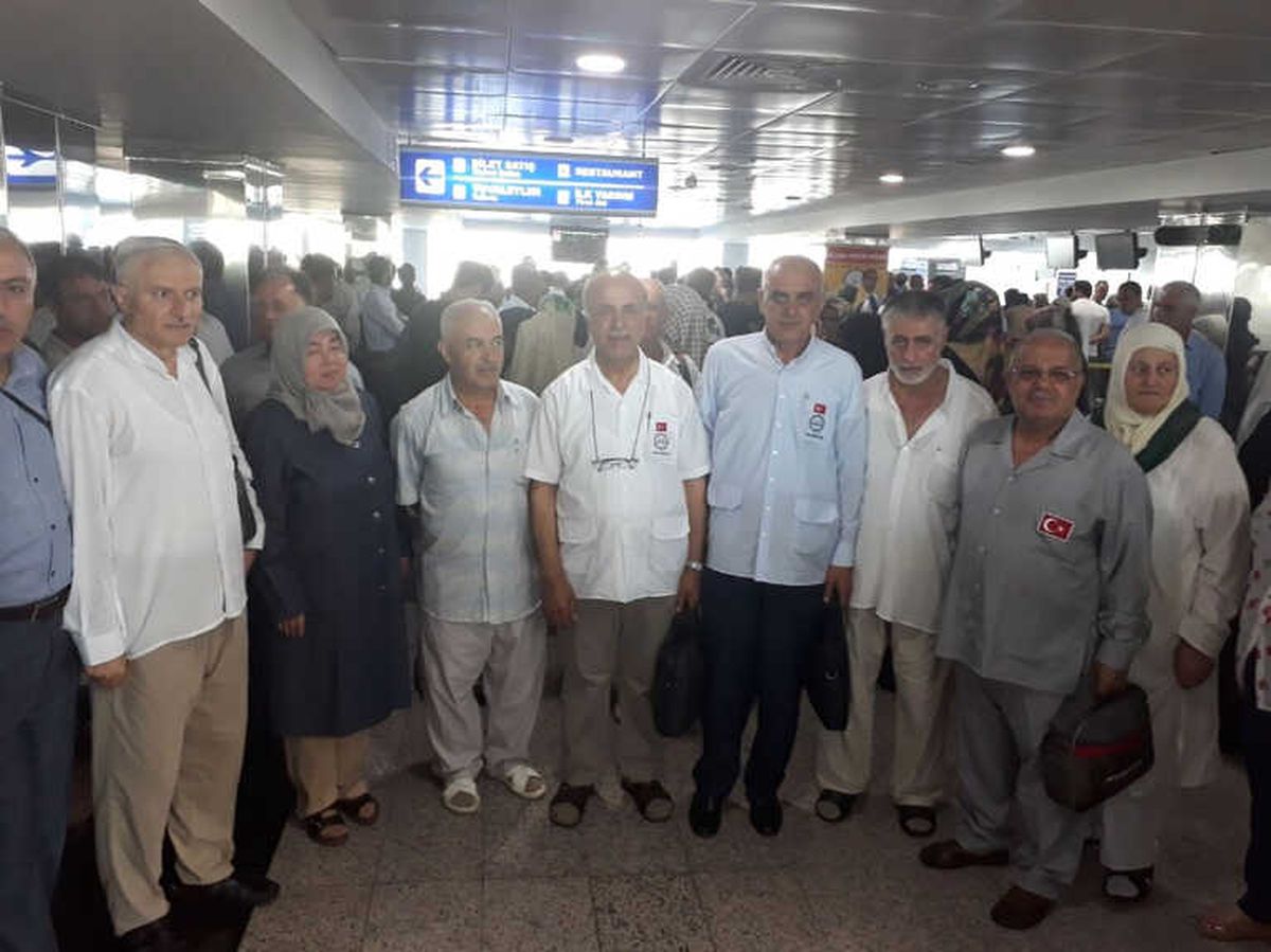 Hacı Adayları Dualarla Uğurlandı