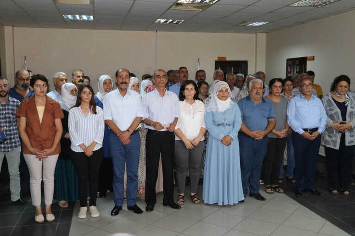 Hdp\'den, Terörist Cenazesine Katılan Vekillere Destek