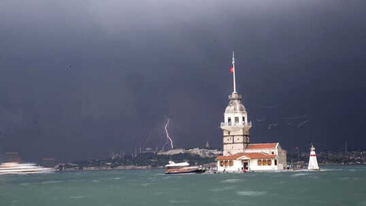 İstanbul\'da Öğle Saatlerine Dikkat