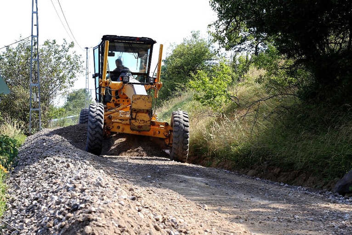 İznik\'in Yolları Büyükşehir ile Güzelleşiyor