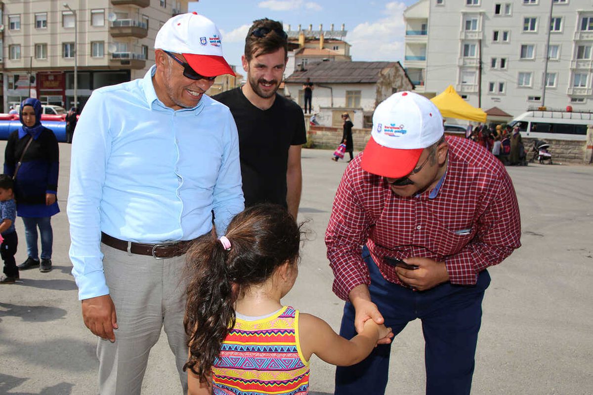 Karaman Belediyesi Çocuk Şenliği Başladı