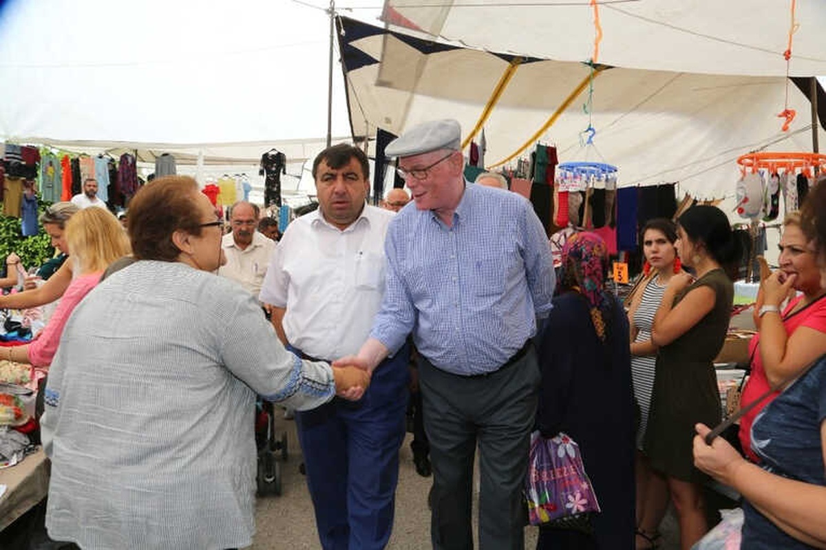 Kazım Kurt Çarşamba Pazarı\'nda Esnafı ve Vatandaşı Dinledi