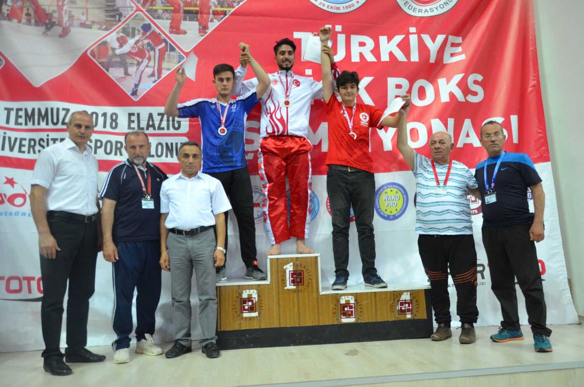 Kick Bokscular, Türkiye Kick Boks Şampiyonasından Yine Madalya İle Döndüler
