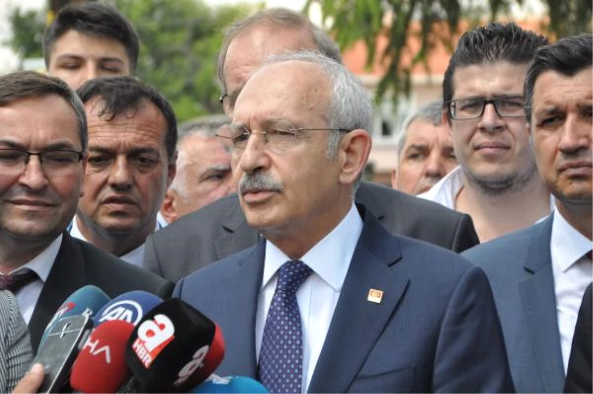 Kılıçdaroğlu, Tren Faciasında Ölenlerin Yakınlarını ve Yaralananları Ziyaret Etti (4)