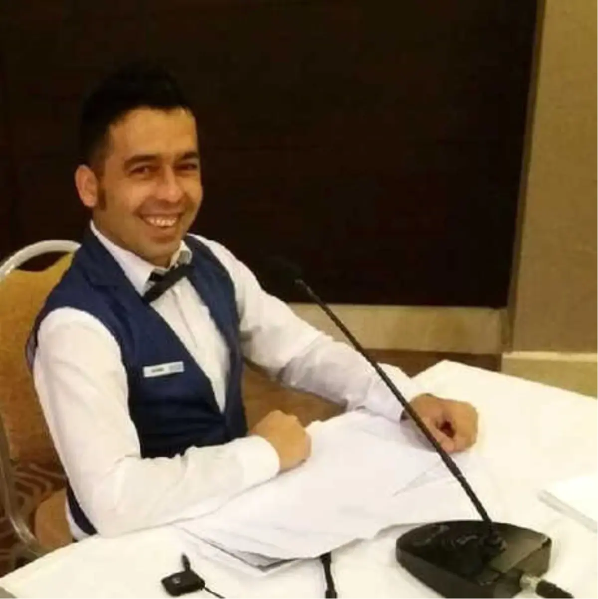 Motosikletle Refüje Çarpan Garson Öldü