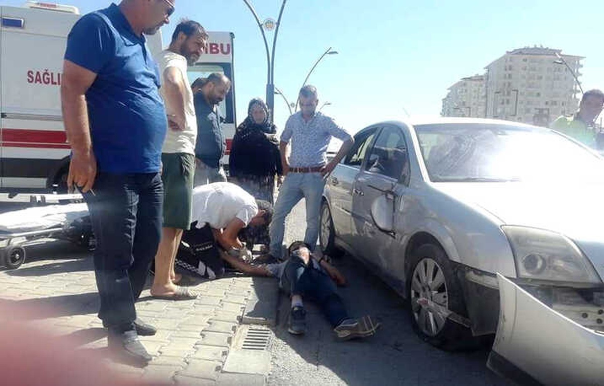 Otomobil Motosiklete Çarptı: 2 Yaralı