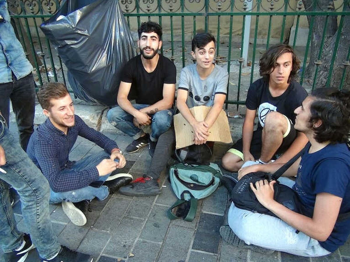 İstiklal Caddesi\'nde \'1 Lira\'ya Dert Dinleme\' Hizmeti