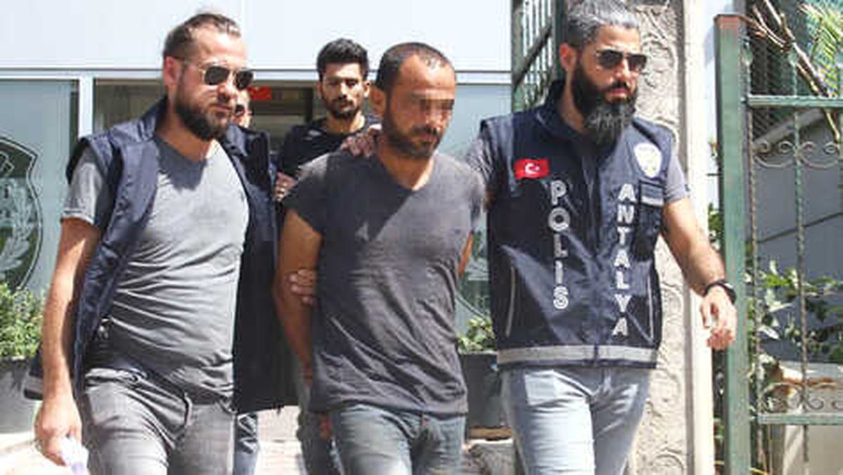 Polis, Alman Kadının Katilini Yakalamak İçin Çoban Oldu