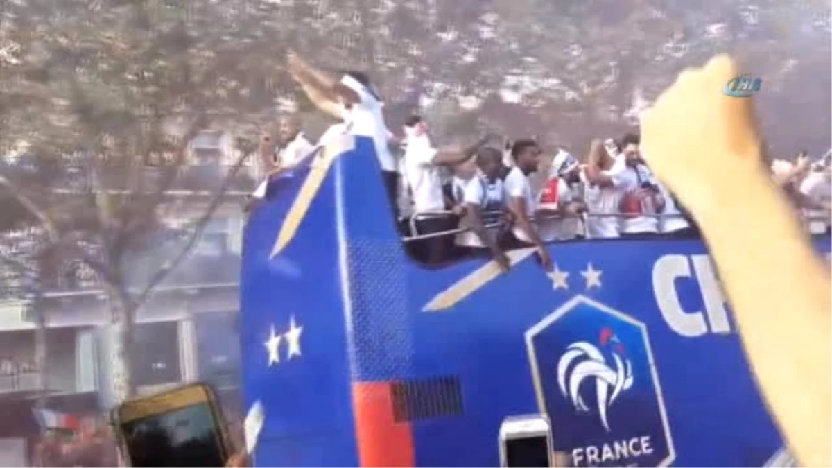 Şampiyon Takımlarını Bekleyen Fransızlar Hayal Kırıklığına Uğradı